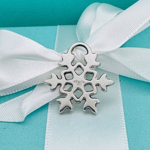 Tiffany & Co. Sterling Silver Snowflake Charm Retired with box - Picture 9 of 10